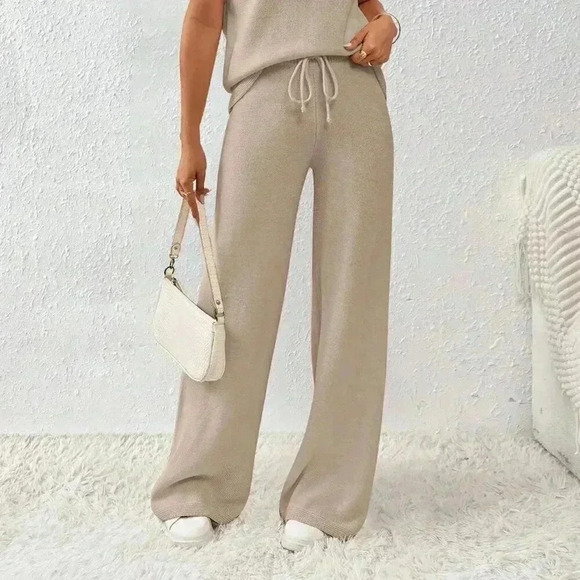 Camel Casual Women's Contrasting Color Drawstring Knitted Set - Picture 3 of 7